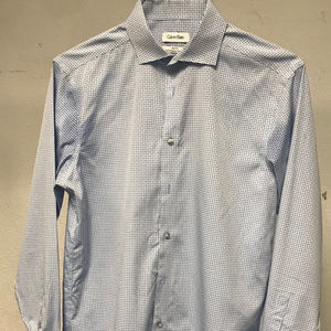 Calvin Klein men's dress shirt. Size 15.5 x 32/33